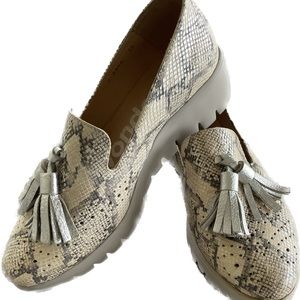 Wondersfly Patent Snake Print leather and dangling tassels  loafer lugged wedge.